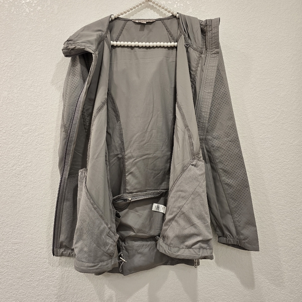 Athleta Catalina Aero windbreaker jacket Gray Size S - Picture 8 of 9